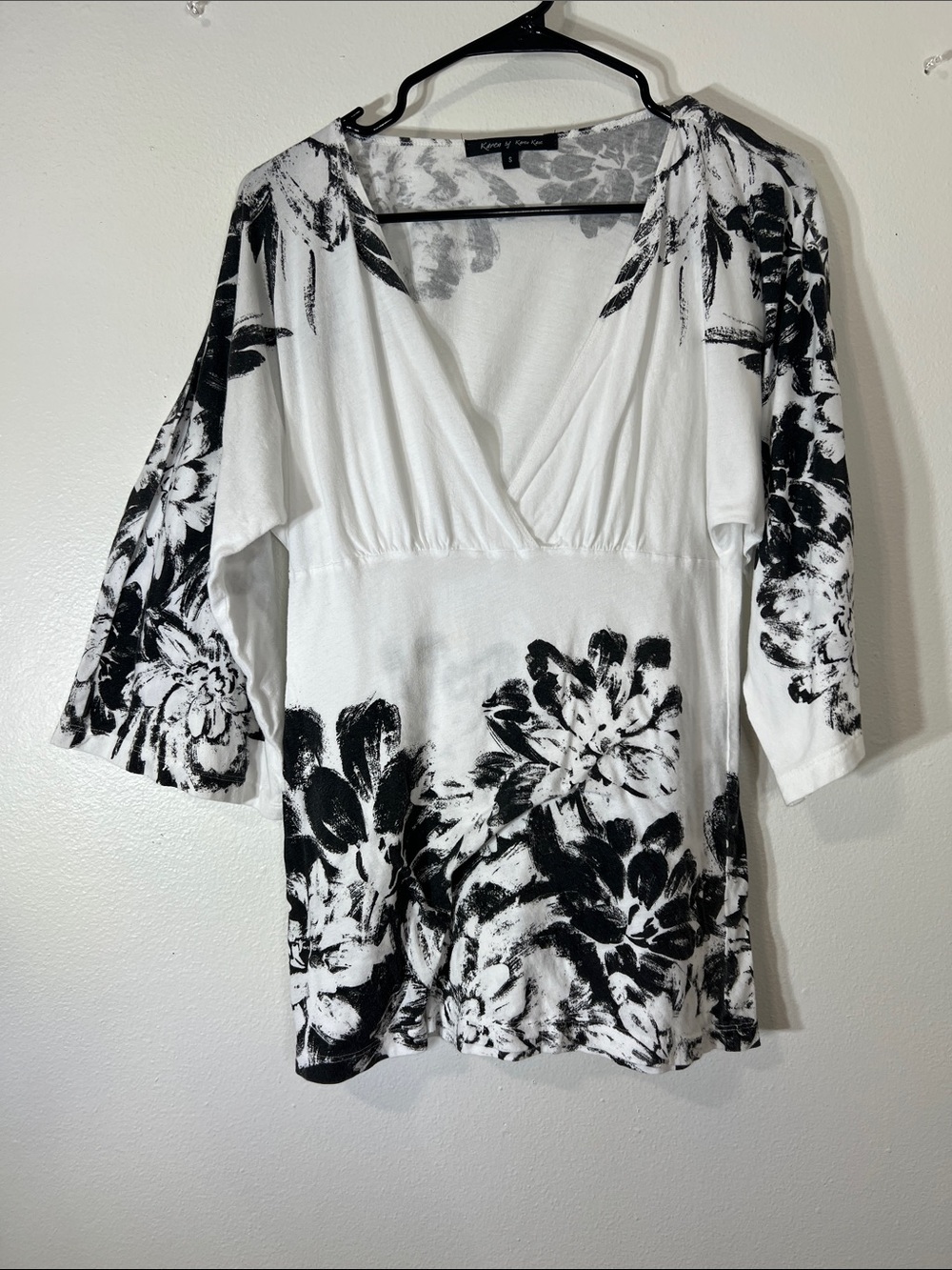 Karen Kane Black & White Floral V-Neck Tunic